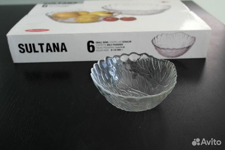 Кофейный сервиз и набор салатников