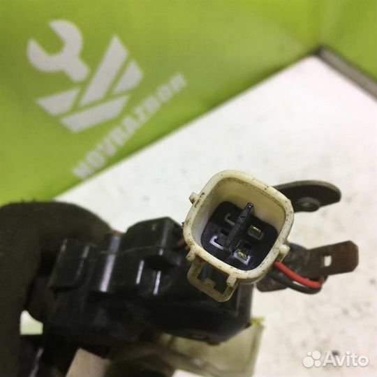 Замок двери задней левой Тойота Королла Е100