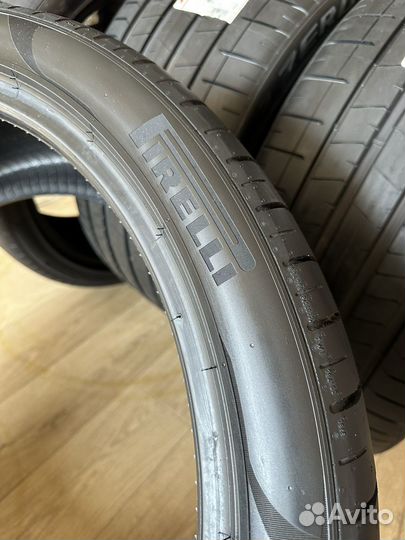 Pirelli P Zero PZ4 325/30 R23 и 285/35 R23 109Y
