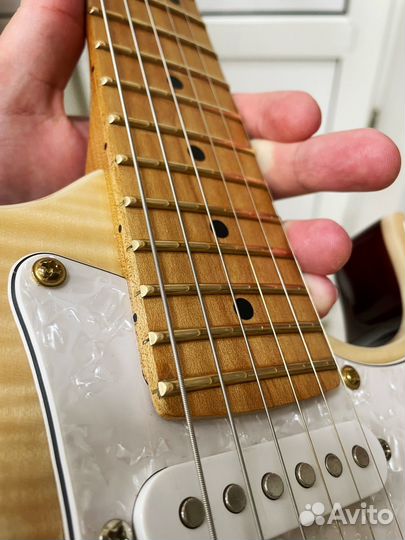 Электрогитара