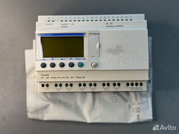 SE Zelio Logic Интеллект. реле 26 I/O 24V(DC) SR3B