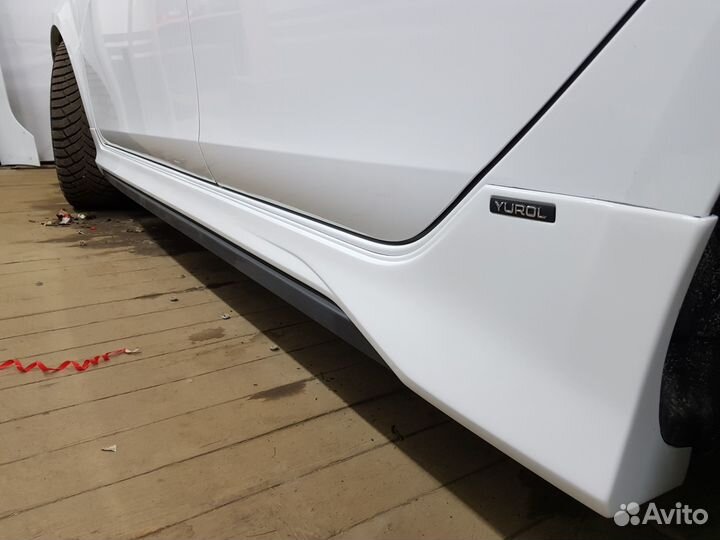 Накладки на пороги Юрол на Лада Веста