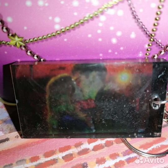 Брелок из эпоксидной смолы 