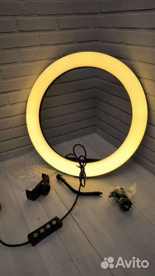 Кольцевая лампа 33см со штативом