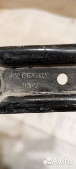 Кронштейн фары правый Mercedes-Benz E-Class W212