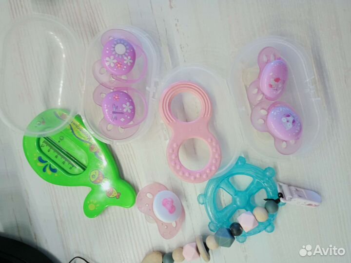 Два набора пустышек avent 0 6