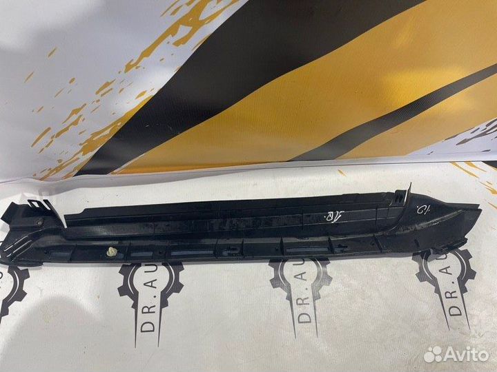 Накладка переднего левого крыла Toyota Land