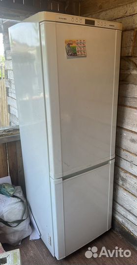 Холодильник Samsung