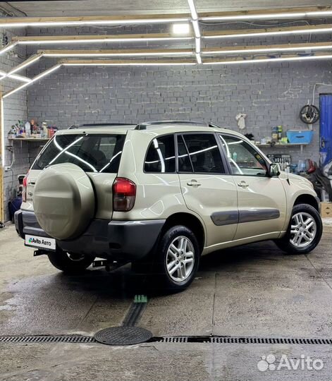 Toyota RAV4 2.0 AT, 2001, 200 000 км