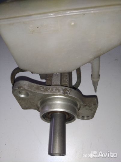 Главный тормозной цилиндр Вольво V70 XC70