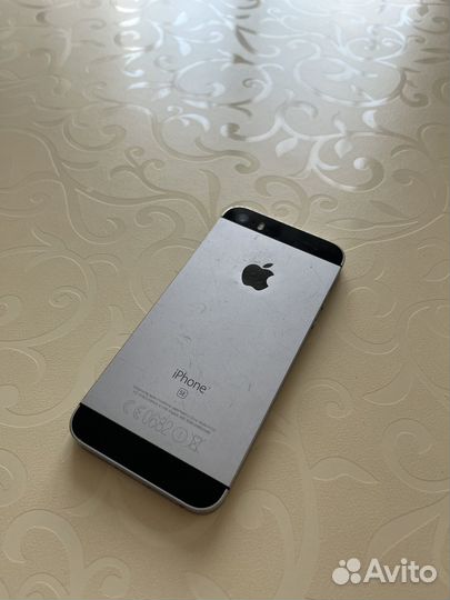 iPhone SE, 32 ГБ