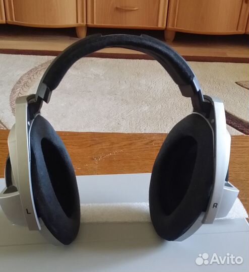 Продам на запчасти наушники sennheiser hd800