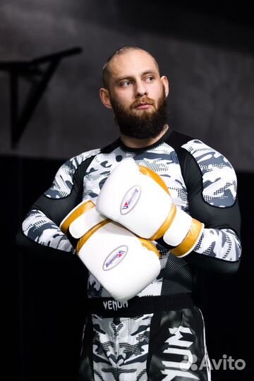 Боксерские перчатки Winning white gold