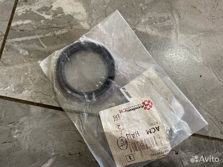 Сальник привода передний правый Mazda Cx-7