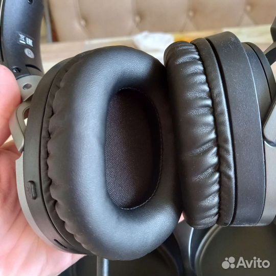 Новые наушники с микрофоном