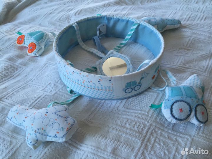 Игрушки на кроватку