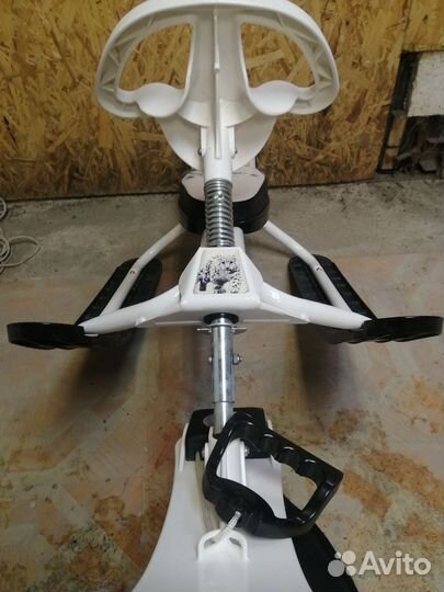 Детский снегокат со спинкой