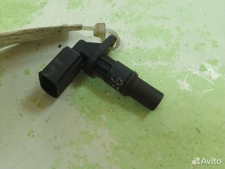 Датчик распредвала Volkswagen Touran