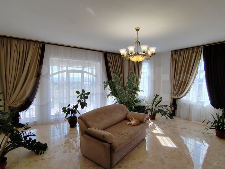 Дом 330,2 м² на участке 17 сот.