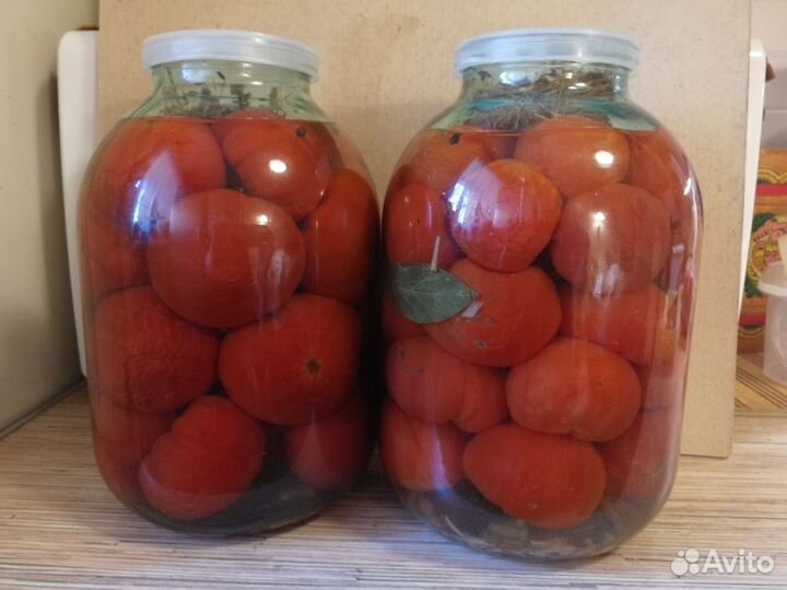 Помидоры, огурцы маринованные