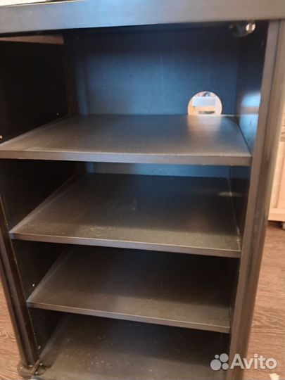 Тумба под тв со стеклом