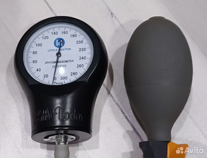 Тонометр механический Little Doctor