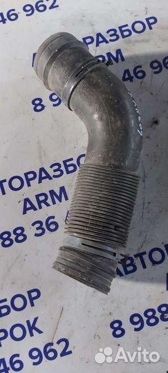 Патрубок воздушный на Volkswagen Phaeton