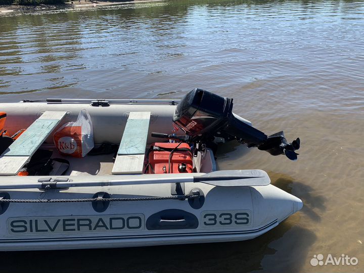 Продам лодку с мотором