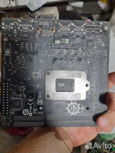 Материнская плата msi B851