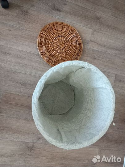 Корзина плетеная с крышкой для белья