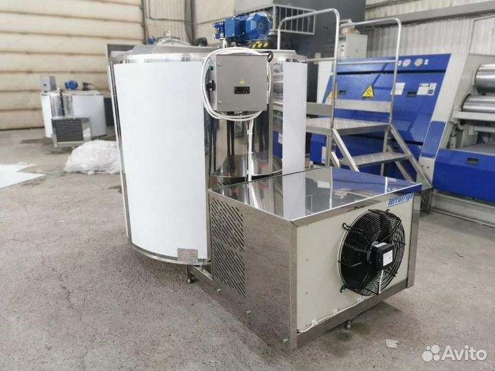 Охладитель молока 1000л / Танк молочный