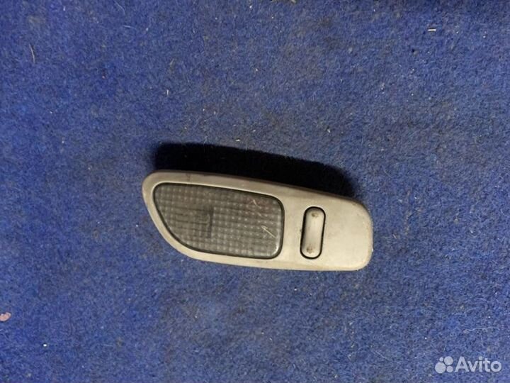 Плафон подсветки салона Nissan Bluebird HNU14