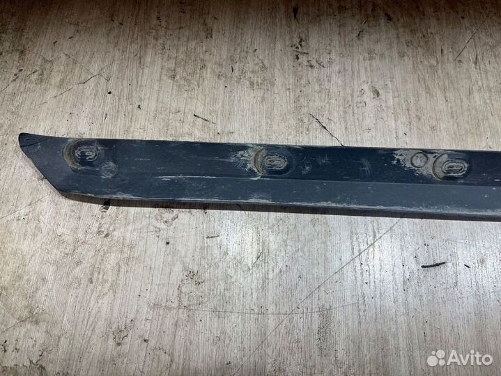 Накладка порога левая Toyota Corolla X рестайлинг (2010—2013) ZRE151 1ZR-FE