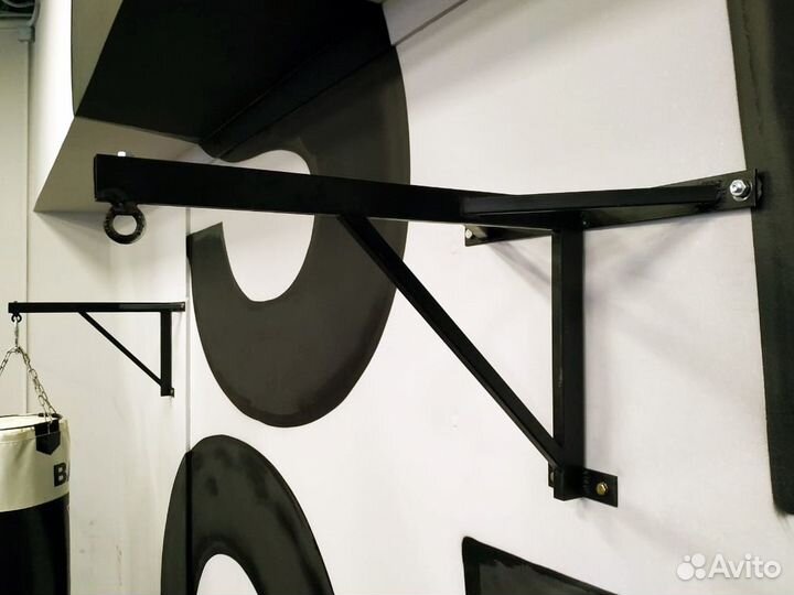 Кронштейн для боксерской груши настенный