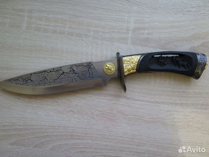 Сувенирный охотничий нож