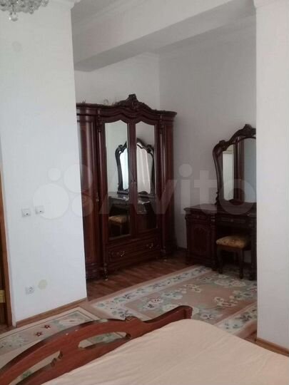 3-к. квартира, 120 м², 4/7 эт.