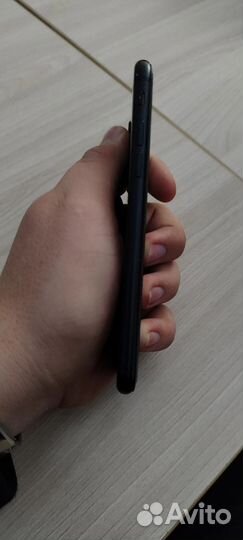 iPhone SE (2020), 64 ГБ