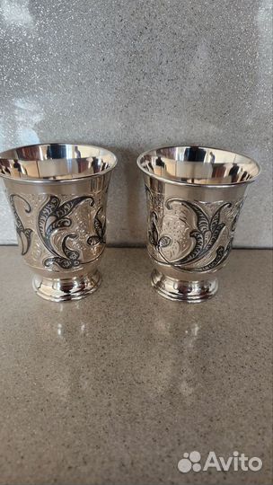 Серебряный стакан