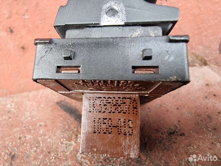 Кнопка стеклоподъемника Кадди 3