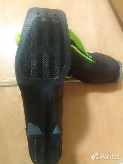 Лыжные ботинки