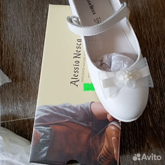 Туфли белые на девочку 33 размера