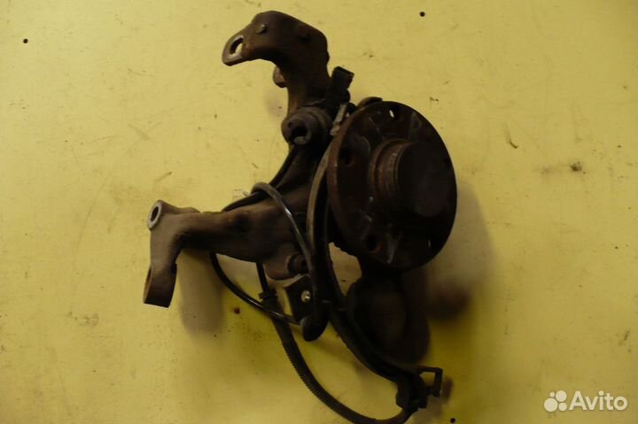 Кулак задней подвески на Ауди А-4 8Е