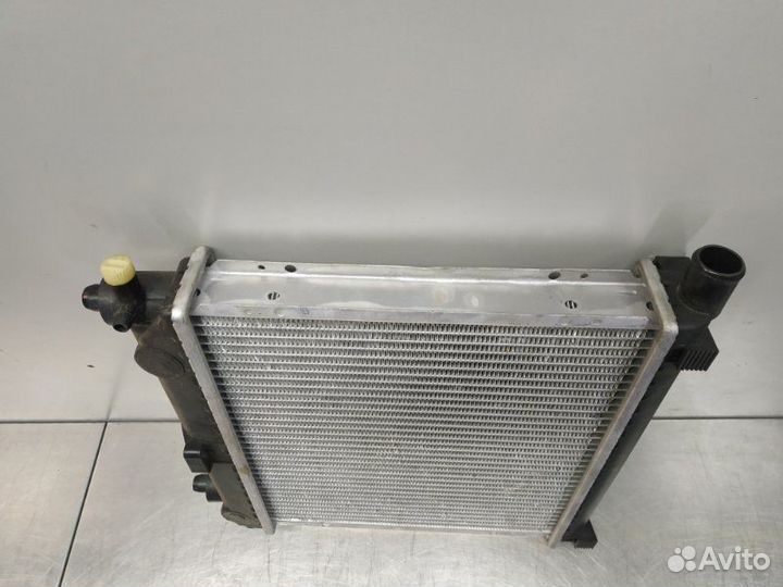 Радиатор охлаждения двигателя Mersedes-Benz