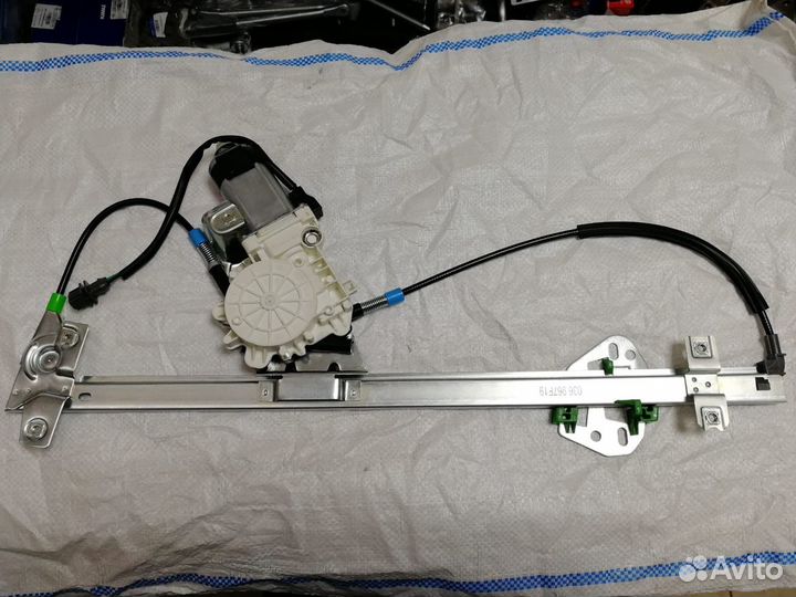 Стеклоподъемник Камаз-5490 mercedes Atego, Axor дв