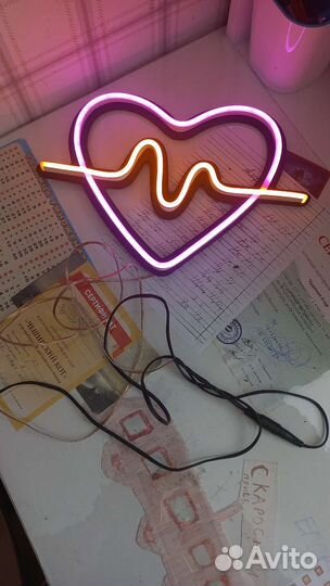 Неоновый светильник сердце