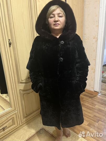Шуба мутоновая с капюшоном