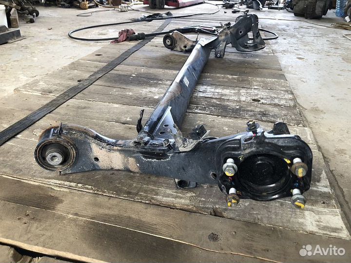 Балка задняя под барабаны Hyundai Solaris