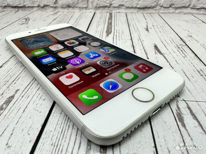 Apple iPhone 7 32gb Silver идеал