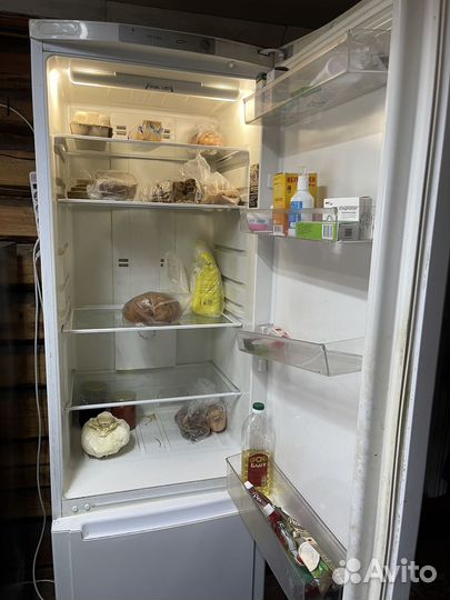 Холодильник hotpoint ariston бу