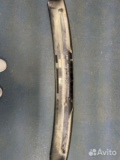 Спойлер багажника Volkswagen Touareg